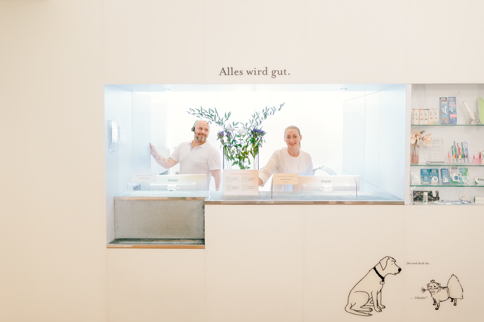 Blick in unser Labor mit dem Schriftzug „Alles wird gut.“